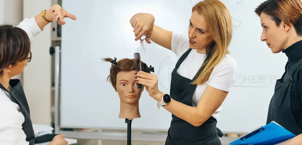 آوسبیلدونگ آرایشگری آلمان